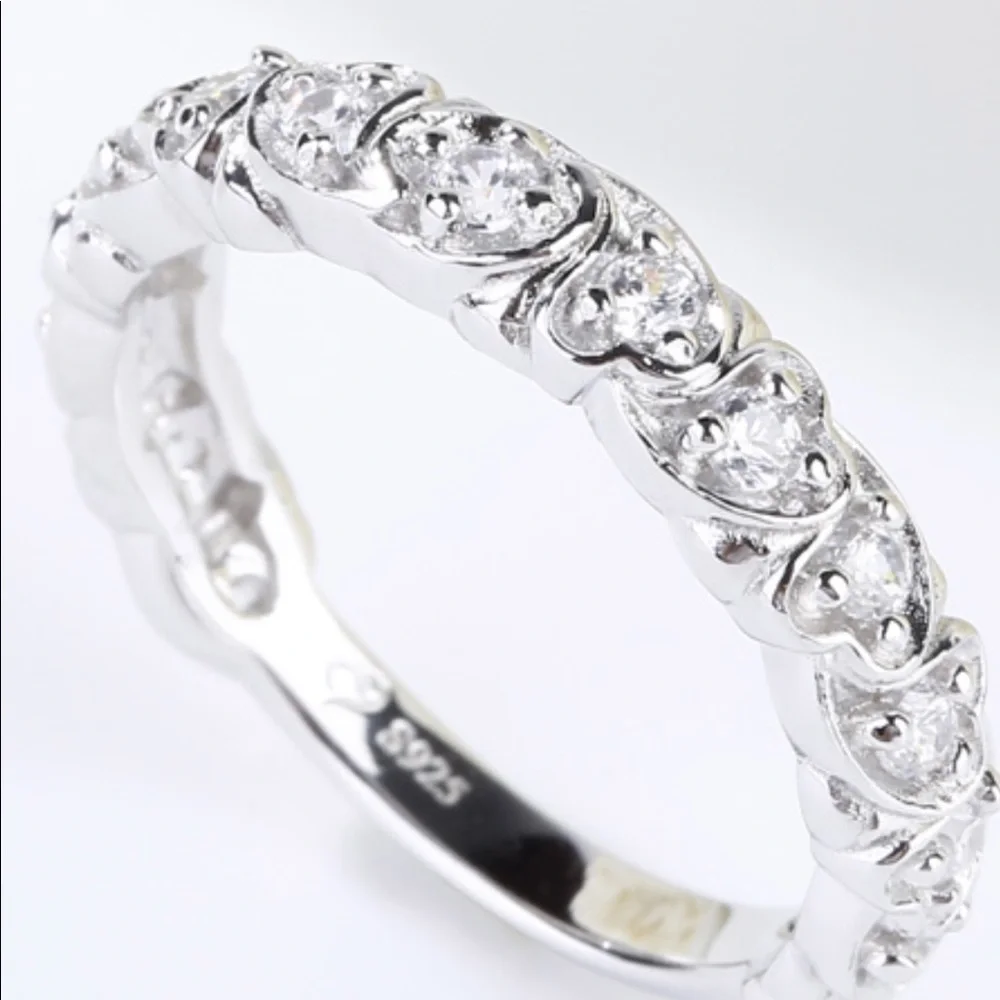 HEART MOTIF ROUND CUT STERLING SILVER WOMEN'S BAND 10 - Picture 4 of 6